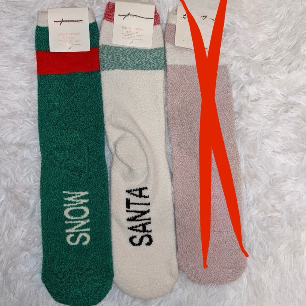 American Eagle (2) Crew Socks Holiday Edition